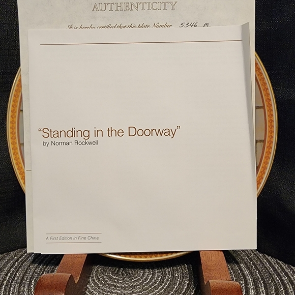 Standing in the Doorway - Norman Rockwell Collectors' Plate VTG - Picture 5 of 7